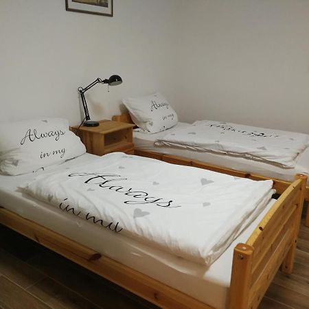 21A Comfortable Studio Taufkirchen  Bagian luar foto