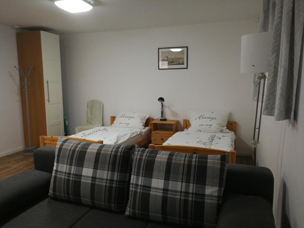 21A Comfortable Studio Taufkirchen  Bagian luar foto