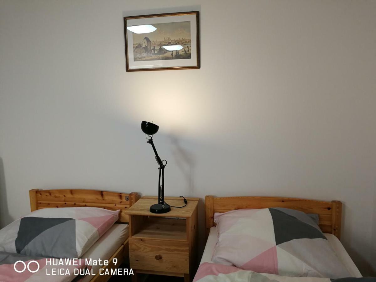 21A Comfortable Studio Taufkirchen  Bagian luar foto