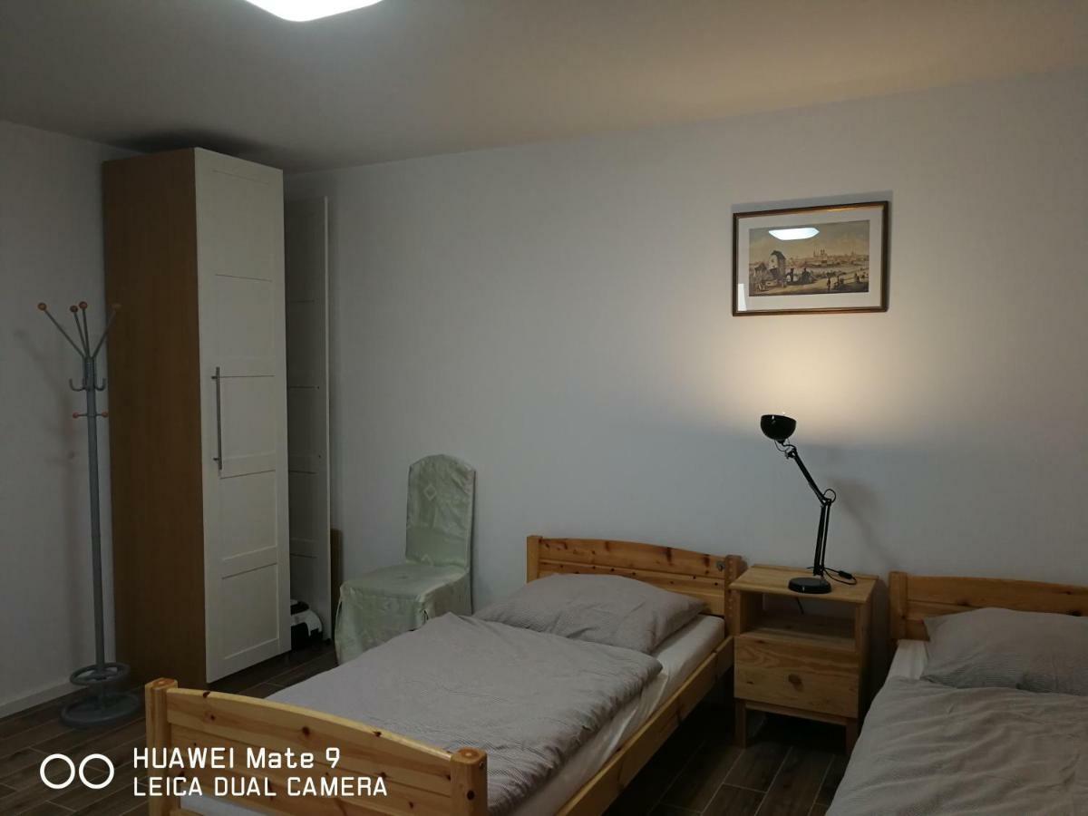 21A Comfortable Studio Taufkirchen  Bagian luar foto